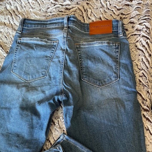 Lucky brand stretch jeans- cheap! - Picture 3 of 3